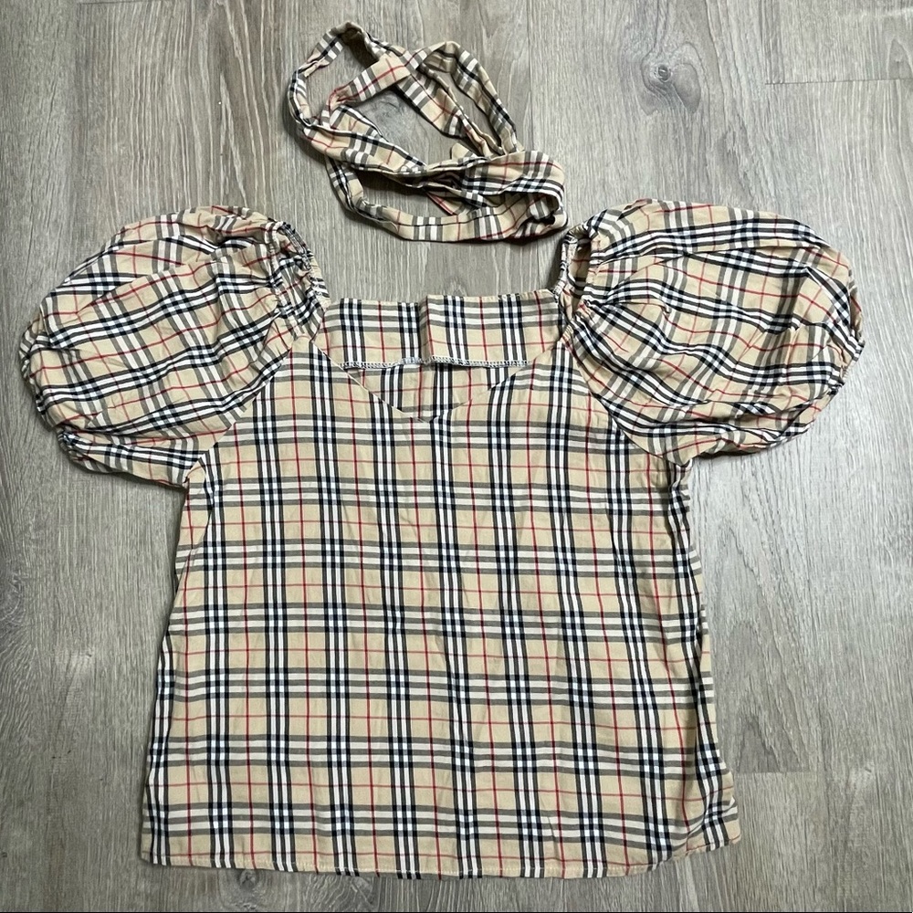 Puff sleeves top